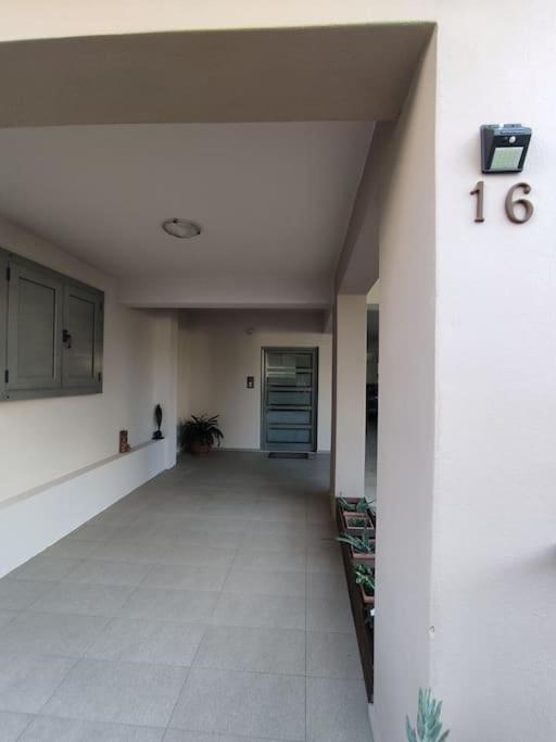 Modern Apartment Near Airport, Port & Beach Nea Alikarnassos Екстер'єр фото